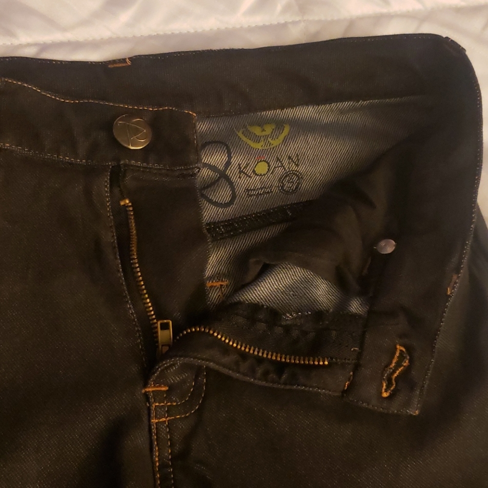 Black pants - Picture 3 of 4